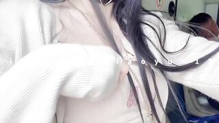 Cô gái khoe lồn trước mặt người lạ 12