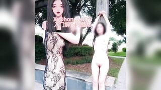 Cô gái khoe lồn trước mặt người lạ 18