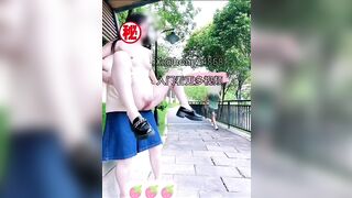 Cô gái khoe lồn trước mặt người lạ 19