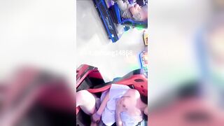 Cô gái khoe lồn trước mặt người lạ 23