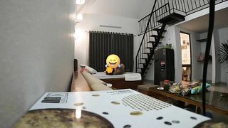Địt em từ phòng khách tới phòng ngủ 2