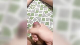 Bị bạn bắt sục cho xem