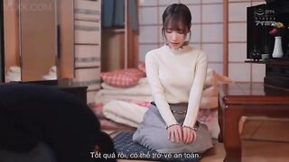 1 cô gái ở nhà xã hôi đen không mặc quần áo 10 ngay để trả nợ cho em trai
