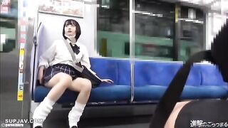 Những cô gái khoe lồn nơi công cộng 17