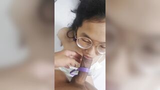 em slave dâm đang bú cặc