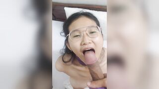 em slave dâm đang bú cặc