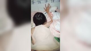 Xuất tinh đầy lồn cô bạn thân mới chia tay người yêu
