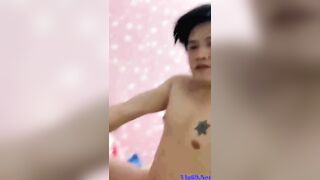 Shock, Con bạn ngơ ngác phát hiện thg bạn Sục cu bị nó đè ra chịch