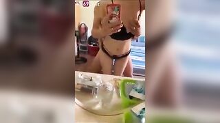 thay đồ trước Mặt thg bạn, Bị nó bóp vú đjt tung loz ko lmj được