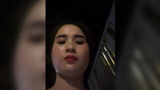 Chị mb vú to thích đi public lưỡi dài kích thích