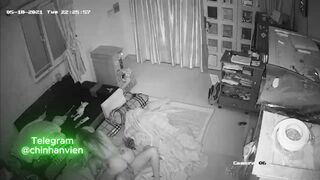 Hack camera nửa đêm cô vợ nứng lồn bắt chồng bú rồi địt