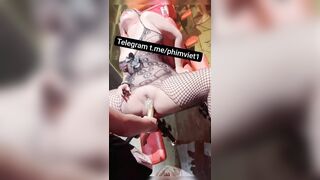 Bạo dâm trừng phạt cái lồn không lông của con đĩ chubby nghiện cặc