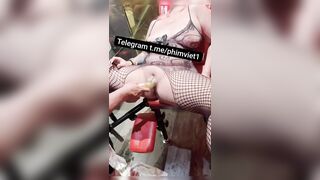 Bạo dâm trừng phạt cái lồn không lông của con đĩ chubby nghiện cặc