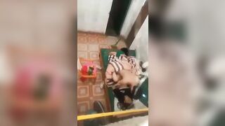Quay lén cặp đôi phòng bên