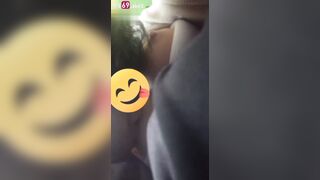 Vô quán trà sữa em nữ sinh kéo áo cho bú hôn hít