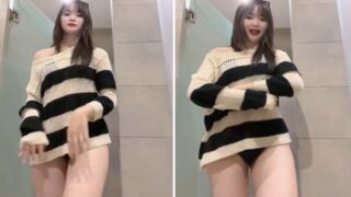 Đi du lịch không bơi chỉ lo chịch nhau