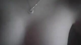 Em gái lop10 thủ dâm
