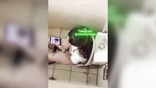 Seri quay lén mấy em ngân hàng đi wc 1