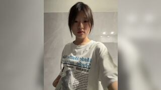 Em rau non này xinh