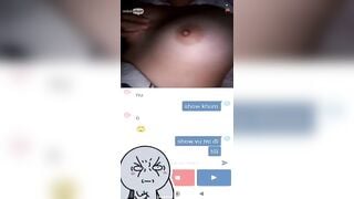 Em gái 2ka9 show vú mini chat