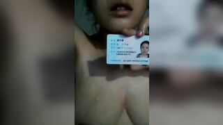 Em gái China quay clip thủ dâm show thẻ căn cước vay tiền