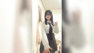 Tuyển tập những cô gái ngực khủng dễ thương đang thủ dâm và nhảy múa