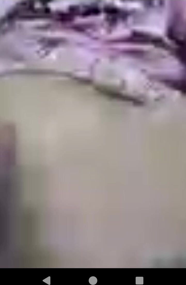 Bé *** show hàng p2