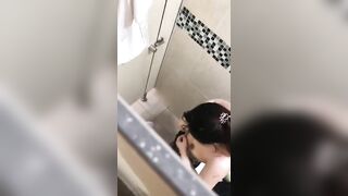 Quay lén chị gái thay đồ