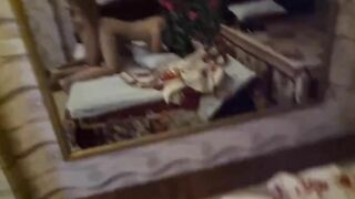 Bạn thân đại học giờ cũng thành bạn địt