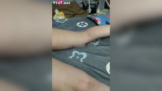 Em sinh viên mời về phòng ăn cơm rồi ăn cả em