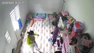 Hack cam gái xinh