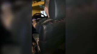 Nghịch lồn bóp mông em học sinh trên xe taxi hàng ngon dâm đãng