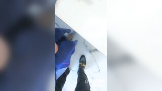 Rủ em gái mới quen về nhà nhậu rồi chuốc say em nó xong đè em nó ra chịch tung lồn