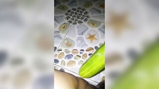 Vừa Thủ Dâm Trong Nhà Tắm Vừa Nói Chuyện Với Người Nhà Phần 2