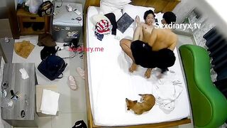 Quay lém anh trai dẫn em sinh viên vào nhà nghỉ ân ái