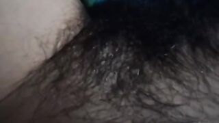 Em gái nứng lồn thích khoe lông