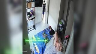 Hack camera Mẹ đang nude chụp ảnh sex thì con trai vào