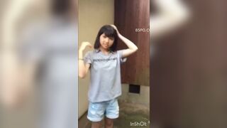 Dụ dỗ em học sinh mới lớn ra sân sau trường để chịch em nó
