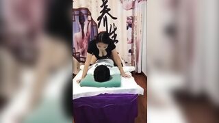 Em trai mới lớn đi masage bị chị máy bay chubby vú to cưỡng dâm