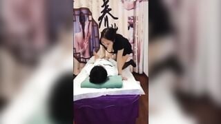Em trai mới lớn đi masage bị chị máy bay chubby vú to cưỡng dâm