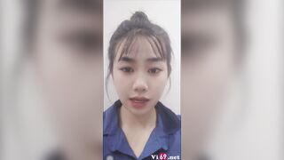 Em sinh viên chubby vú to lồn múp khoe hàng để vay tiền