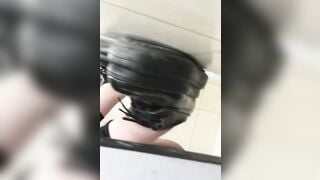 Quay lén gái xinh đi ỉa