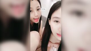 2 em loli mình dây nứng lồn thèm cặc khoe lồn non vú mới nhú dâm đãng