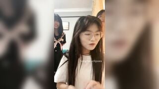 K2z912 - Em Kính Cận Thủ Dâm Trong Kí Túc Xá 6