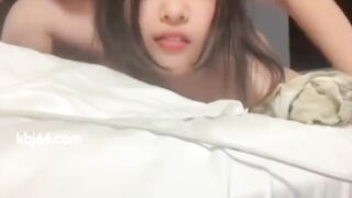 Em rên nhỏ thôi người yêu anh biết đó