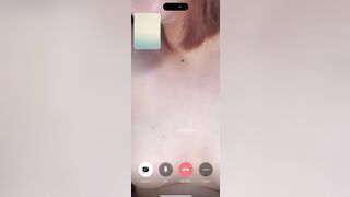 Em gái mới lớn gọi cam cho ny xem lồn rồi móc