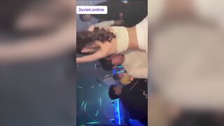 Thác loạn Karaoek, E gái lấy lồn gạ djt a nhân viên thác loạn