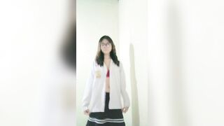 Gái xinh vú to thủ dâm 2