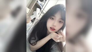 một nàng gái xinh phải bước vào con đường khoe thân kiếm tiền 😍😍  link full 👇 mô tả