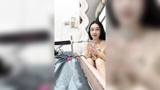 Chiếc máy đánh răng này lạ quá =))